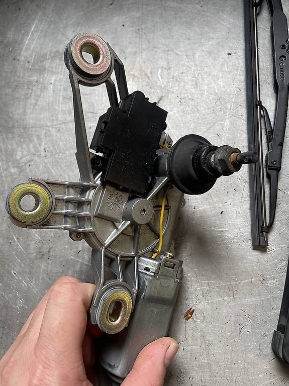 Tutti pezzi di ricambio auto: Vw Golf 4 Teile original  – Usato da Uttigen venduto da power87 3