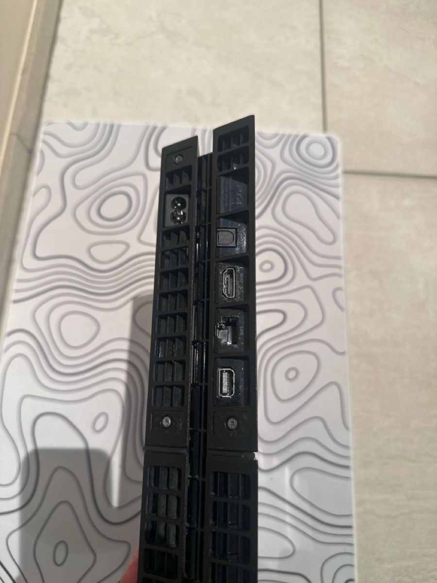Sony Konsolen: Sony Ps4 + HDMI cable + Controller – Gebraucht aus Baar von max_k6xl 3