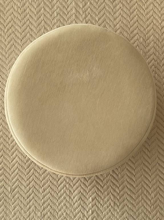Westwing Hocker: WESTWING Samt Pouf/Hocker mit Fransen | Champagne – Gebraucht aus Männedorf von nathi_o 3