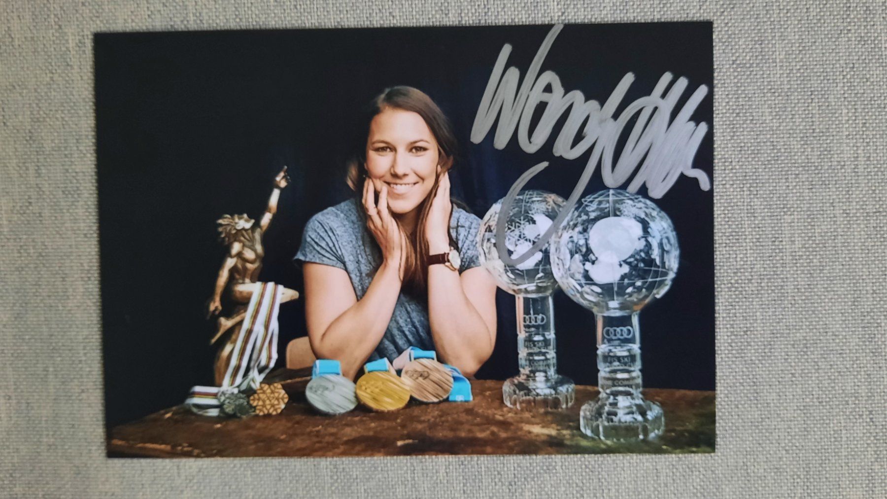 Autografi: Autogramm Wendy Holdener – Usato da Schmerikon venduto da Olympia04