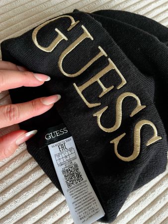 Neue schwarze GUESS Strickmütze