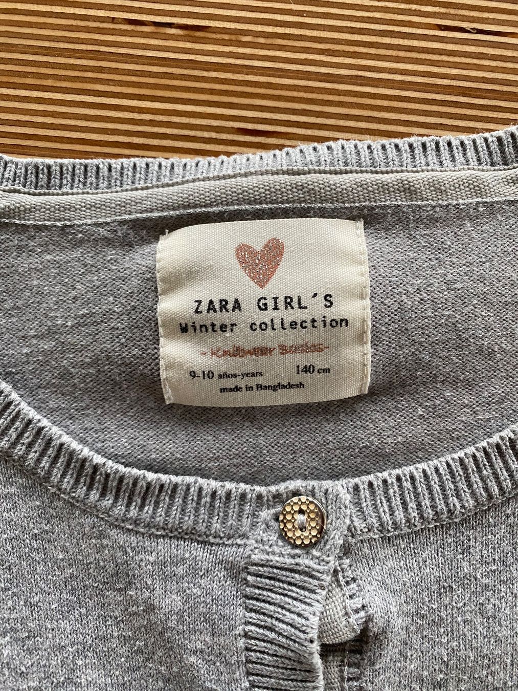 Zara Pulls et sweat-shirts: Strickjacke – D'occasion à Pfäffikon ZH par aveo14 1