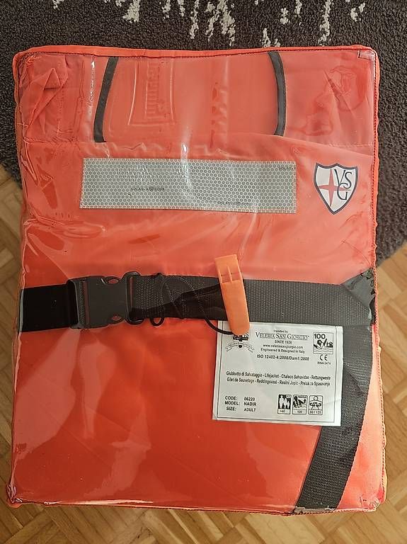 Giubbotti di salvataggio: 4 Stück Schwimmwesten – Usato da Baar venduto da aeMPe 2