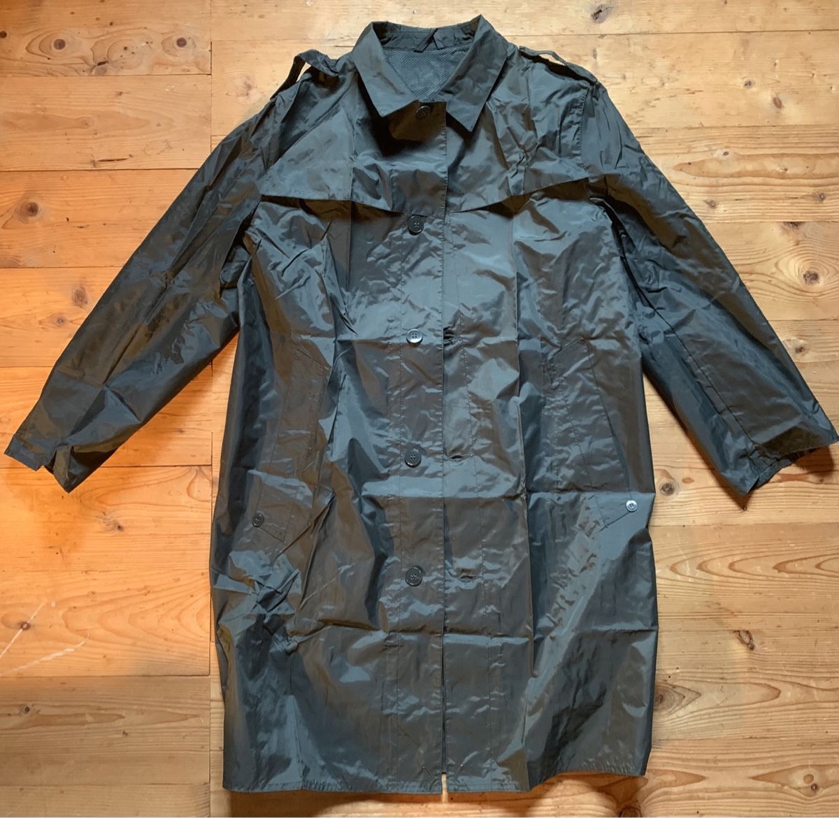 Schweizer Armee Cappotti: Ausgangsregenschutz der CH Armee Grösse 46BB – Nuovo (secondo la descrizione) da Goldingen venduto da Bergler012
