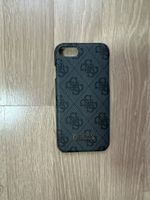 Guess iPhone 7/8 Hülle schwarz Lederoptik Handyhülle Case