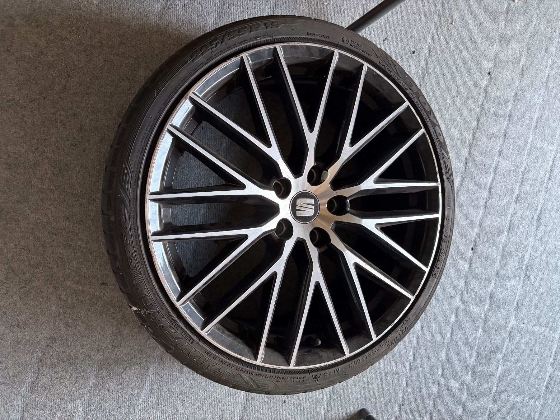 Seat Pneumatici & Ruote complete: SEAT Leon Cupra 5F Originalfelgen – Usato da Lotzwil venduto da YaMey35 1
