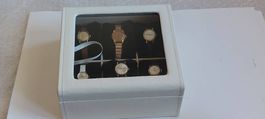 Coffret blanc avec six montres Dames mécaniques vintage