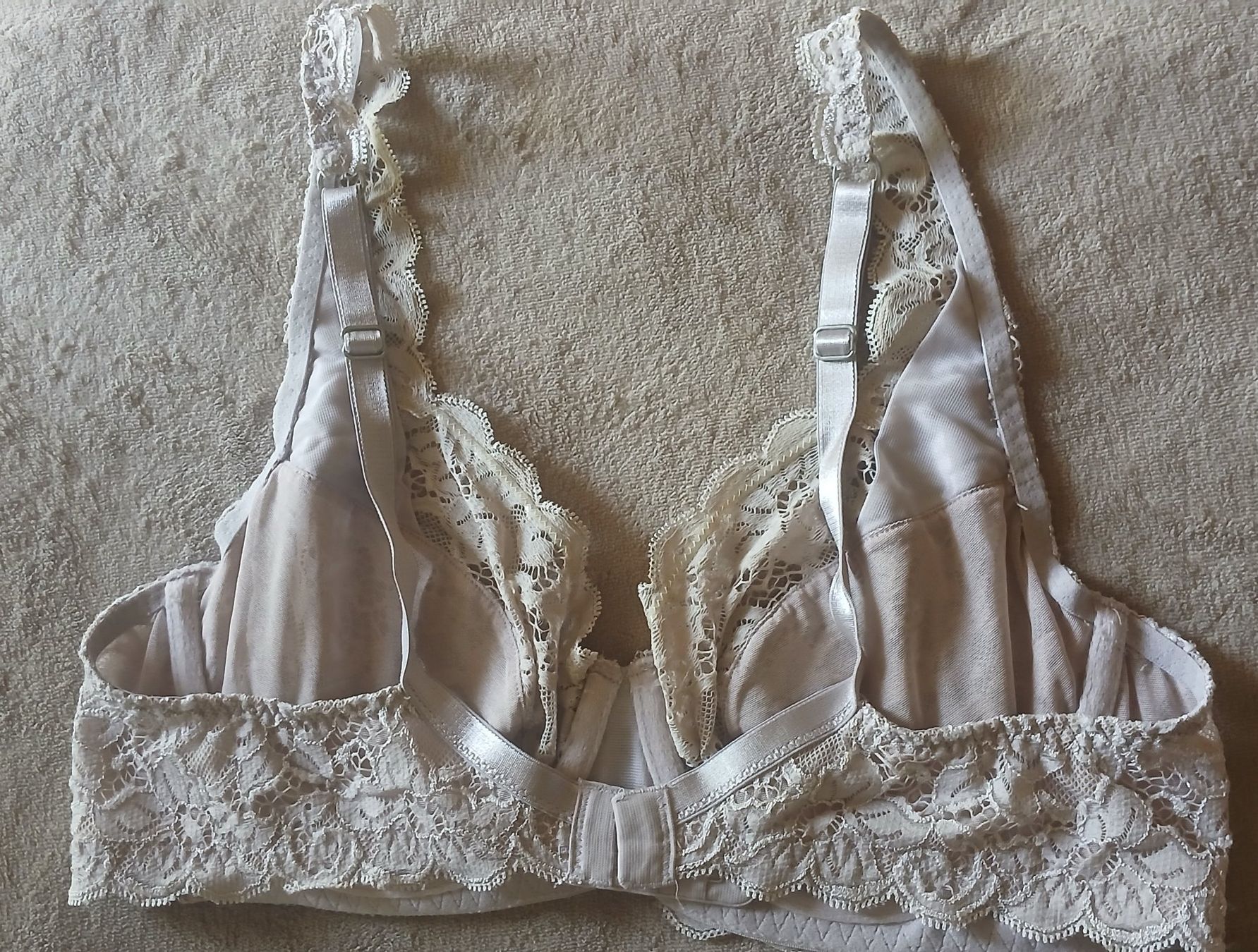Hanro Altra biancheria intima: HANRO SPITZE BÜGEL BH 85 B BEIGE – Usato da Villa Luganese venduto da luxlady 4