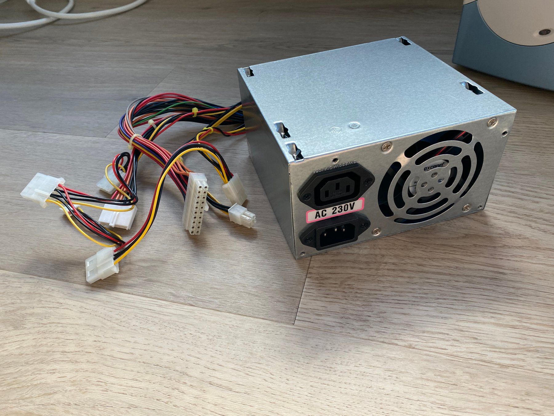 Custodie: Retro PC Sleeper Gehäuse ATX NOS Beige Hellblau mit 300W PSU – Nuovo (secondo la descrizione) da Wetzikon ZH venduto da BackToRetro 4