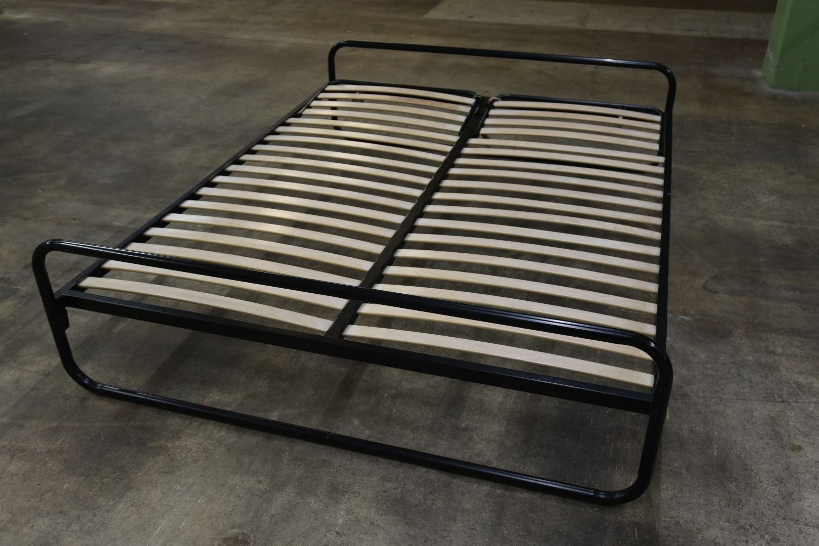 Letti: Designer Bett aus Metall – Usato da Lichtensteig venduto da Usedinstorecom 5