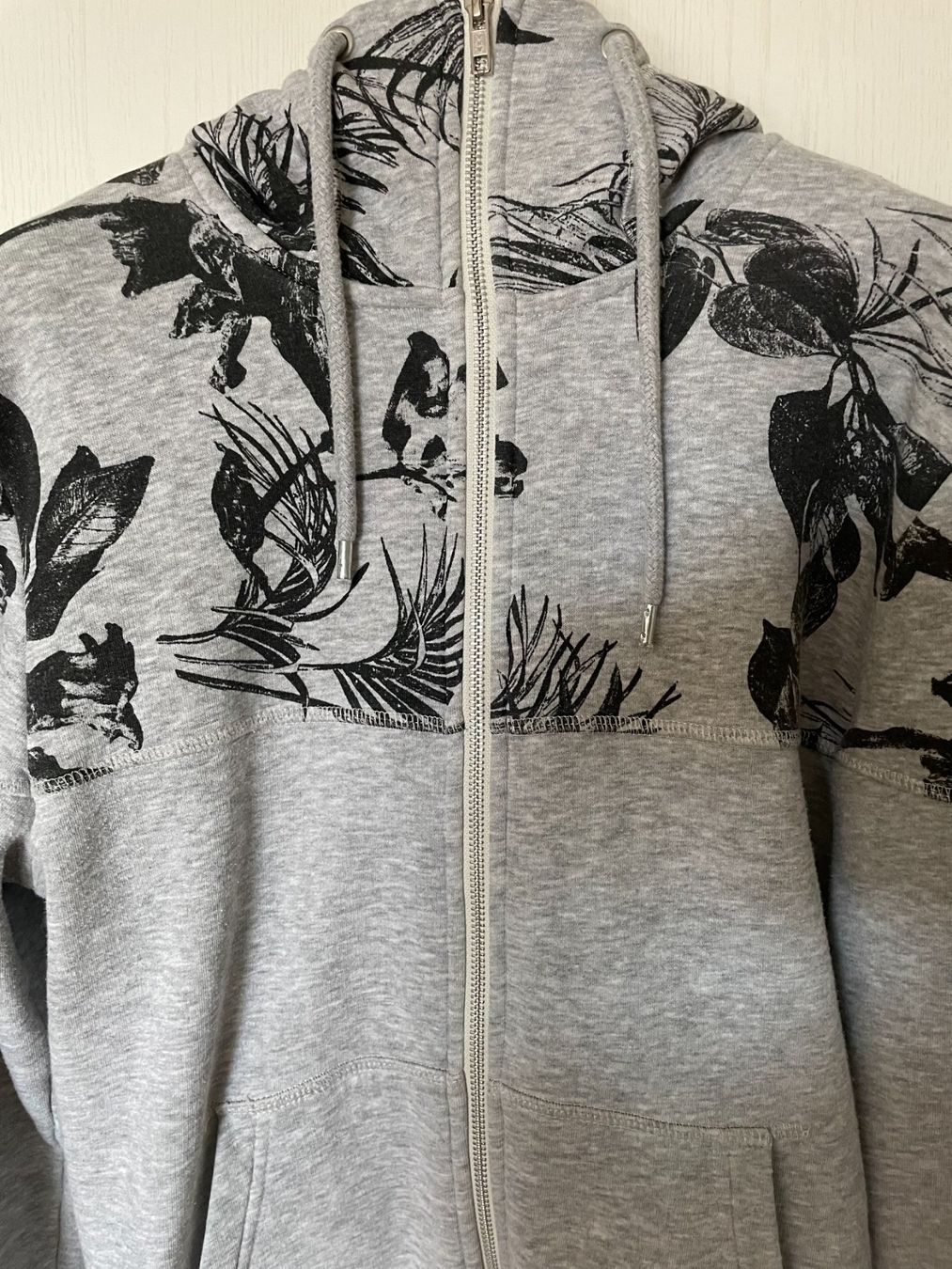 Giacche: Sweatjacke grau mit Print – Usato da Contra venduto da Oly_93 3