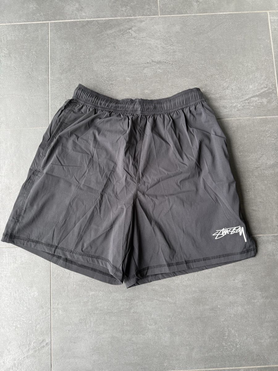 Nike Pantaloni: Short Nike x Stussy – Nuovo (secondo la descrizione) da Villars-le-Terroir venduto da ale_c79d