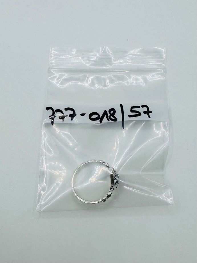 Bagues: Wunderschöner Ring mit hellem Stein - Grösse: 57 – Neuf avec emballage d'origine à Frutigen par glanzvolles.leben 2