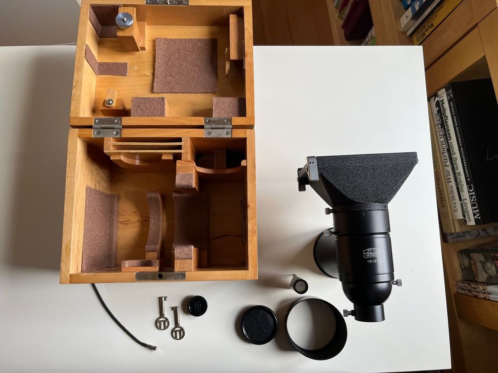 Zeiss Winkel. El Aparato de Microproyeccion de Revolver. [Werbebroschüre