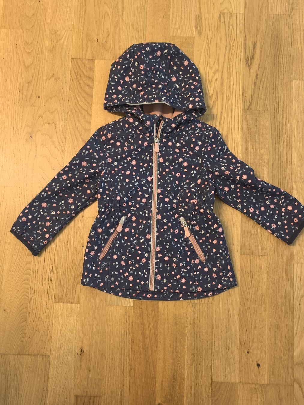 C&A Vestes & Manteaux: Kinder Softshell Jacke  – D'occasion à Bad Ragaz par chenk24