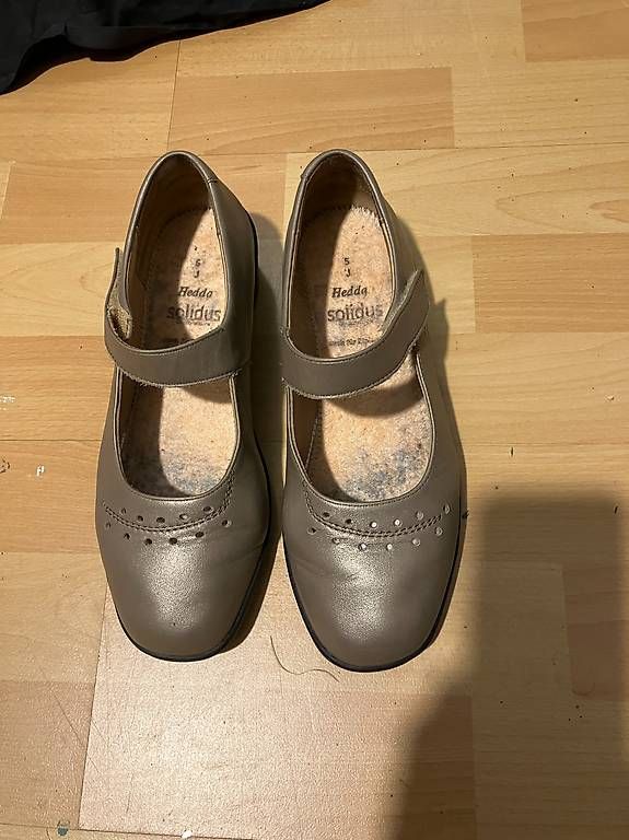 Chaussures femmes: Gesundheitsschuhe Solidus Hedda goldgrau – D'occasion à Kriens par Gartenfee03 1