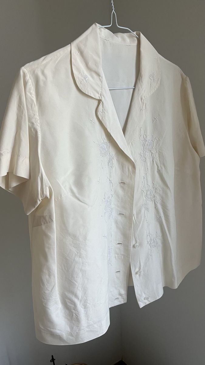 Blusen: Camicetta di seta beige ricamata manica corta  – Neu (gemäss Beschreibung) aus Lugano von yul_fhg2 3