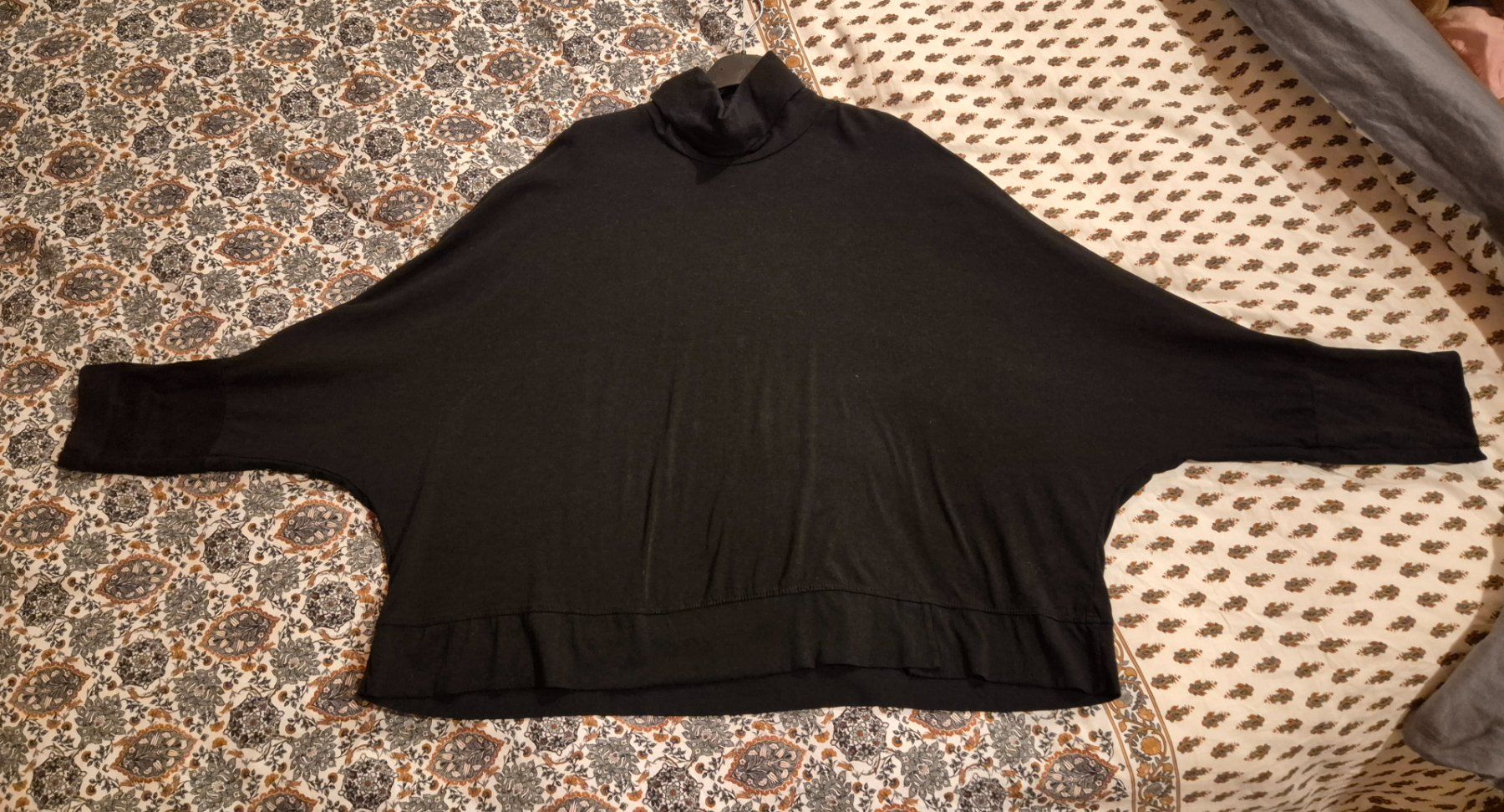 Maglioni & Felpe: Maglia donna in cotone – Usato da Vacallo venduto da for_Alessandra78 2