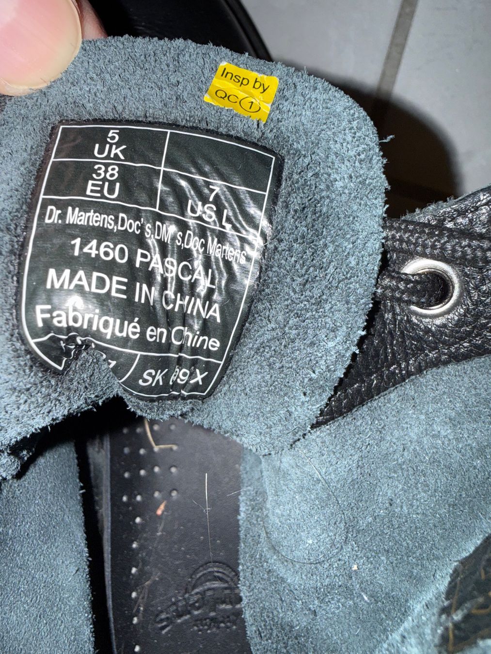 Dr. Martens Scarpe da uomo: Dr. Martens Boot Schwarz 1460 - Gratisversand – Nuovo (secondo la descrizione) da Aarberg venduto da ccdiver 4