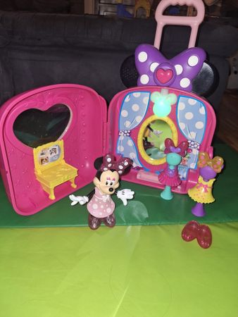 Minnie et sa boutique, musique