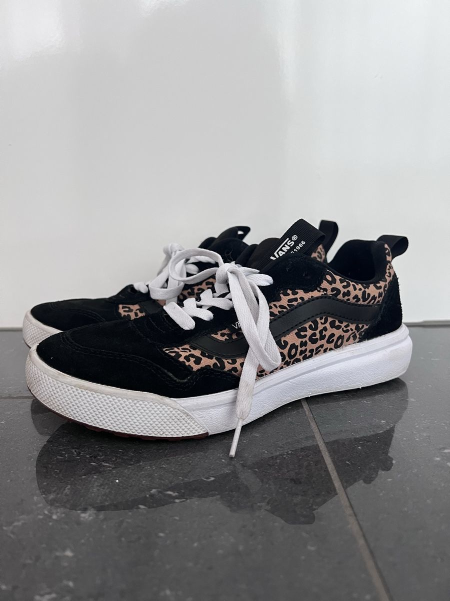 Vans Scarpe da donna: Vans - Top Zustand - Grösse 39 – Usato da Wil SG venduto da ooMariposaoo