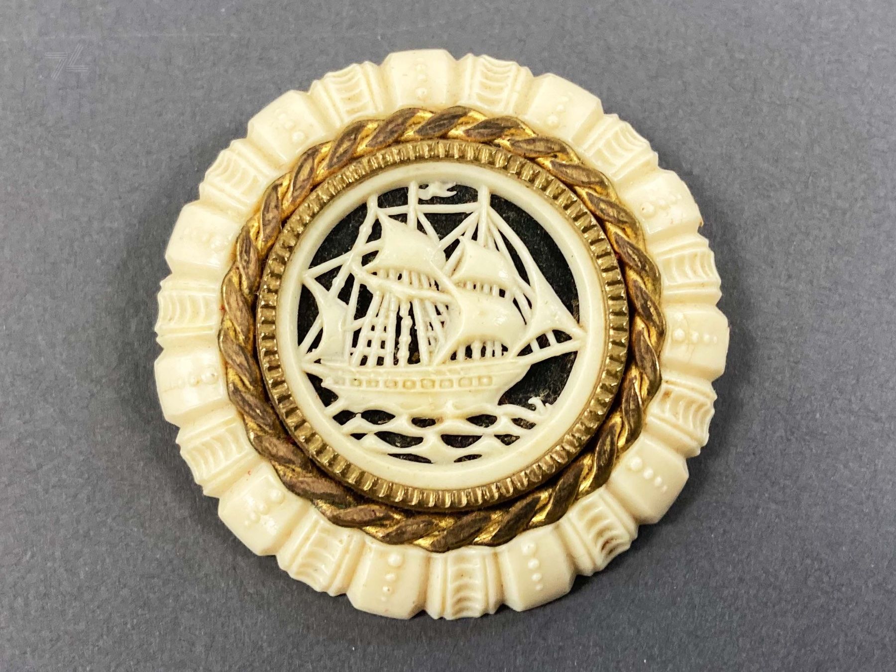 Spille & Fermagli: Vintage Modeschmuck Anstecknadel Brosche Segelschiff – Usato da Wetzikon ZH venduto da cyan74