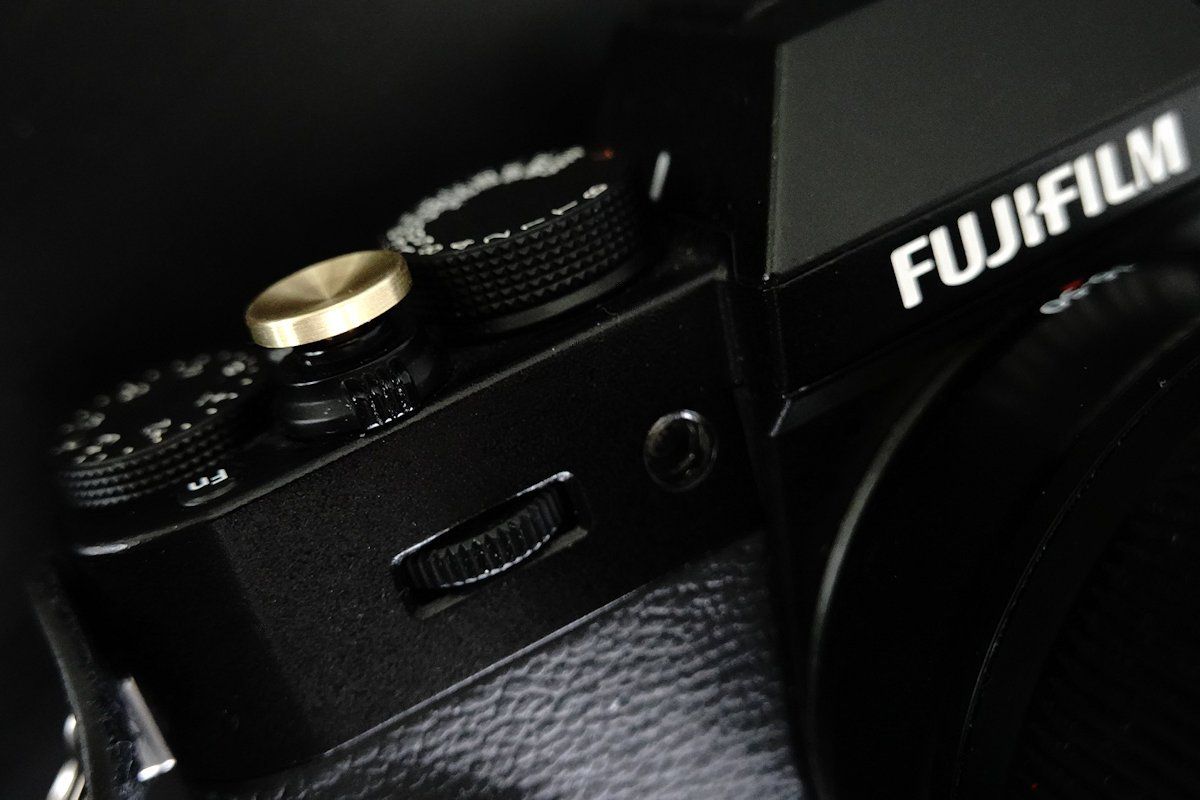 Fujifilm Fotocamera: Auslöseknopf / Shutter Release Button aus Messing – Nuovo e nell'imballaggio originale da Elsau venduto da mmue56 1