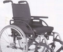 Fauteuil roulant "Basic", état impeccable, à saisir! (50)