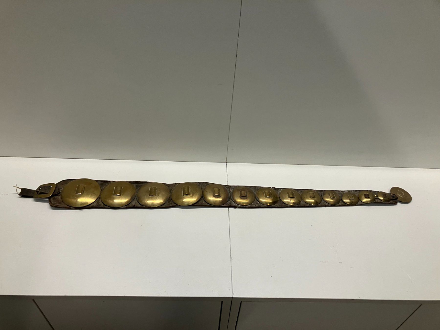 Campanacci mucche: Antiker Prunkriemen ca. 124cm lang ab 1.- – Usato da Lichtensteig venduto da Buy24International 1