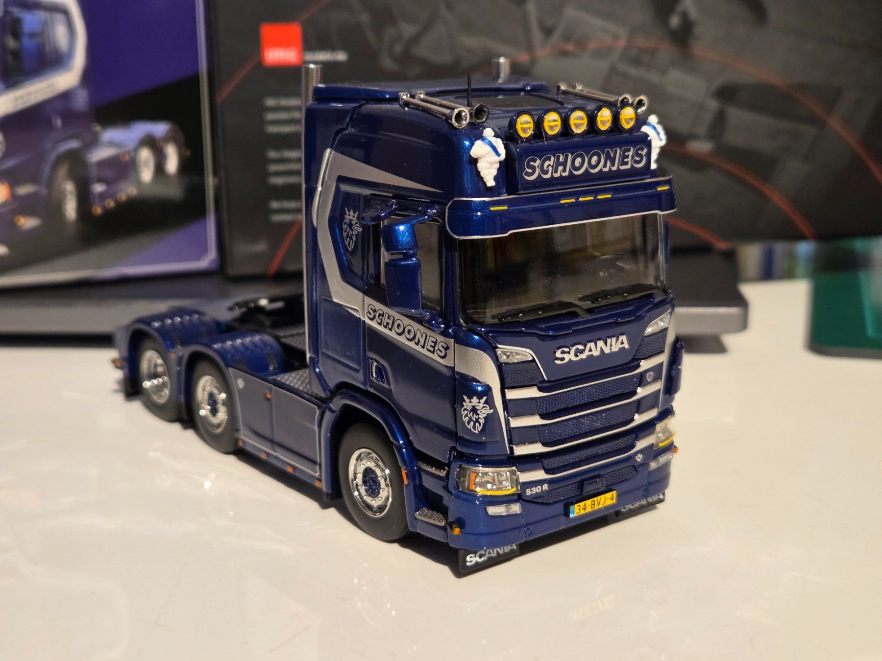 Scania Kit di modellismo & Modellini statici: Scania Schoones IMC 1:50 – Nuovo e nell'imballaggio originale da Baar venduto da Liebherrbagger 3