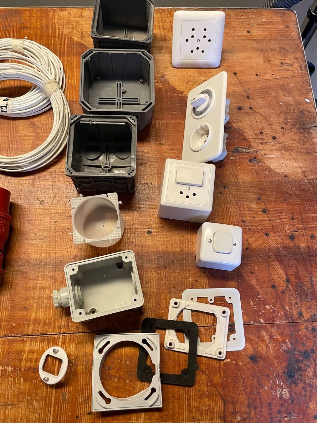 Stecker: Verschiedene Elektriker-Bauteile, Ab Fr. 1.-- – Gebraucht aus Rafz von stg101 6