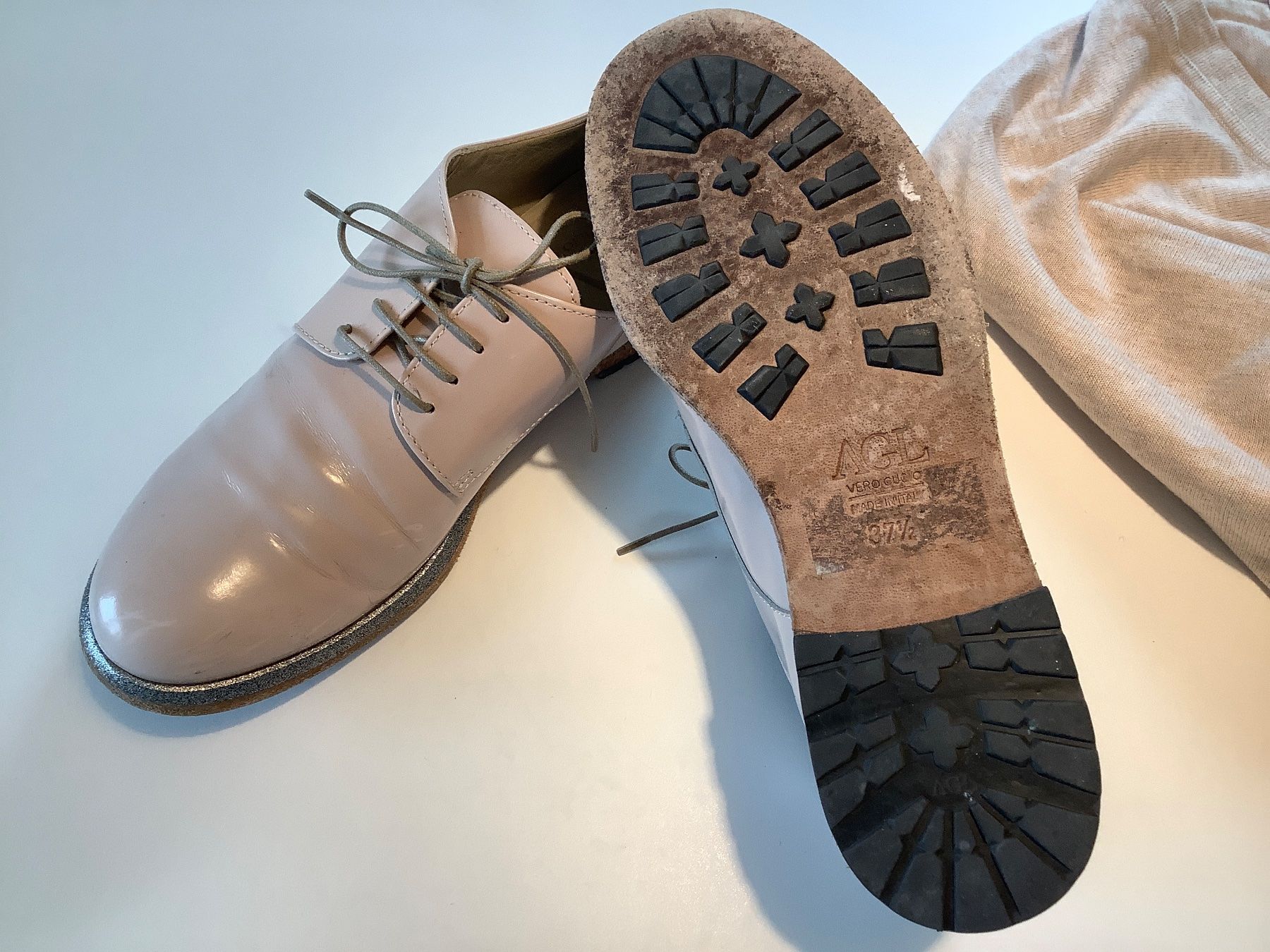 AGL Damenschuhe: Agl Damen-Schuh und passendes Oberteil – Gebraucht aus Triesen von boston7 4