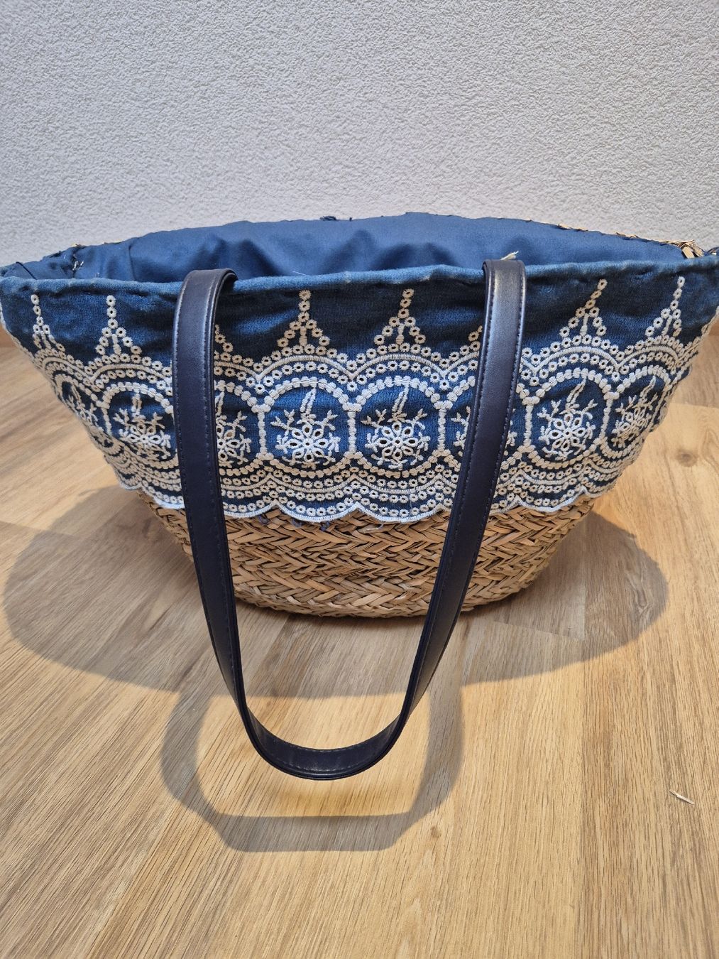 Taschen: Strohtasche mit Stickerei  – Gebraucht aus St. Gallen von ali_tms5