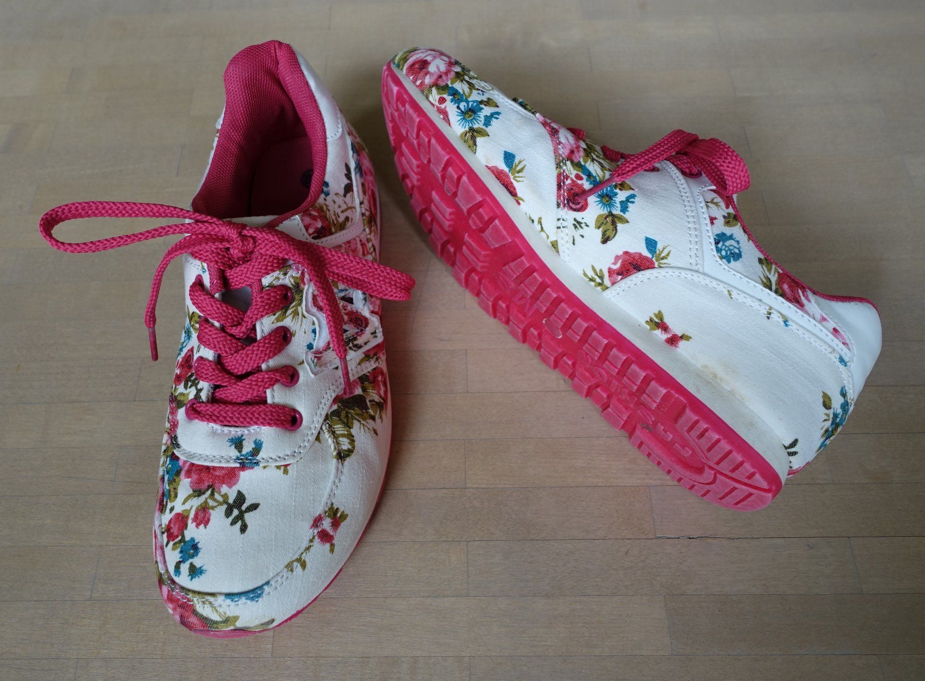 Scarpe da donna: Sneaker – Nuovo (secondo la descrizione) da Zürich venduto da Makemake 2