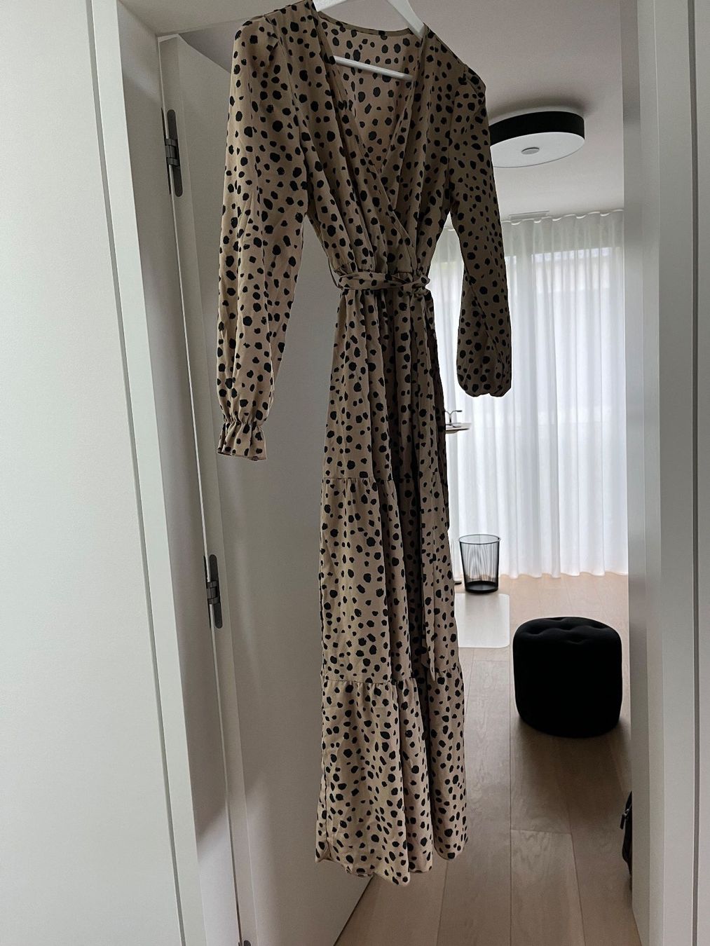 Vestiti: Elegantes Kleid mit Pünktchen, Lang – Usato da Uitikon Waldegg venduto da YRH