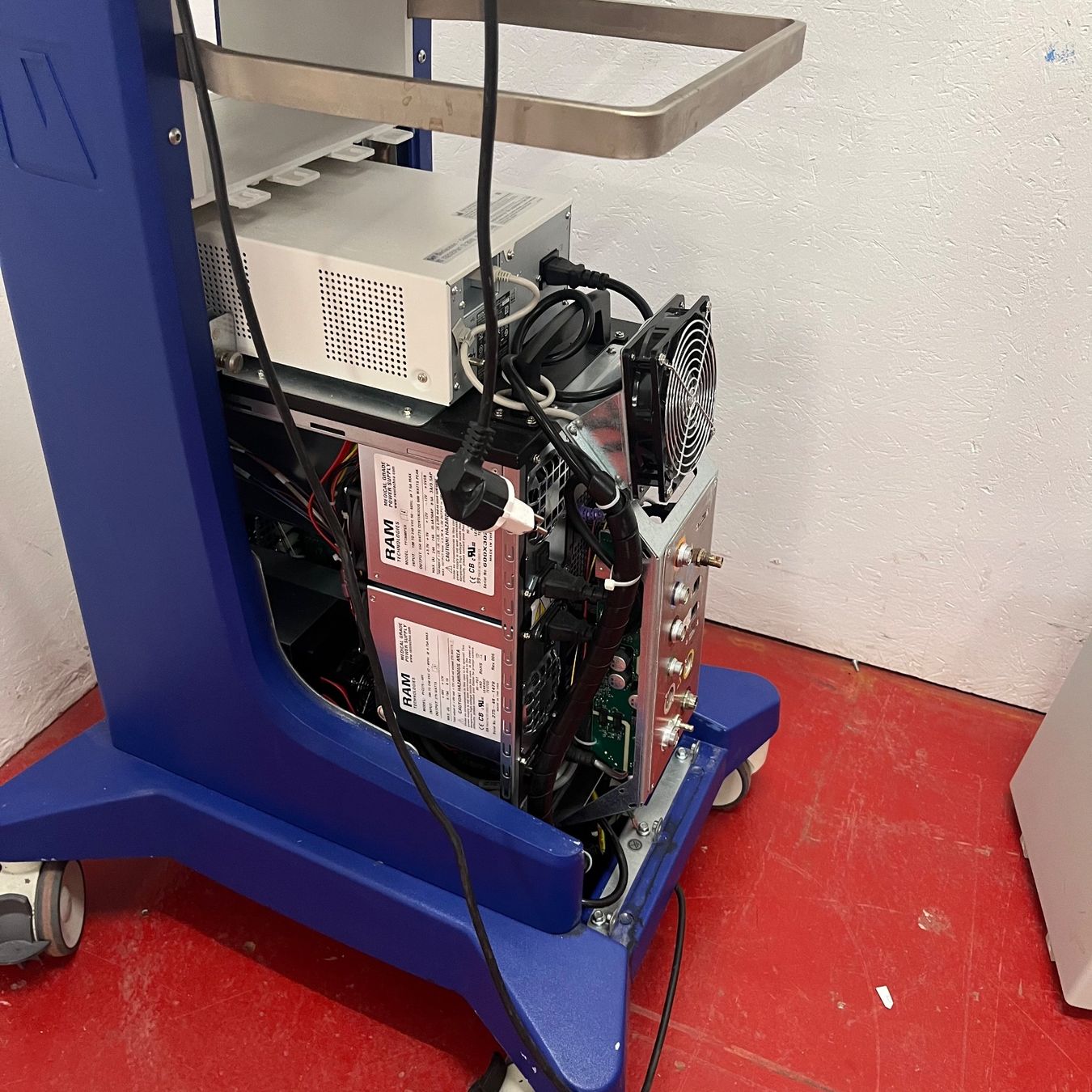 Accessori da laboratorio: Volcano Core s5 imaging System defekt – Usato da Niederdorf venduto da LeptonAG_Labor 6