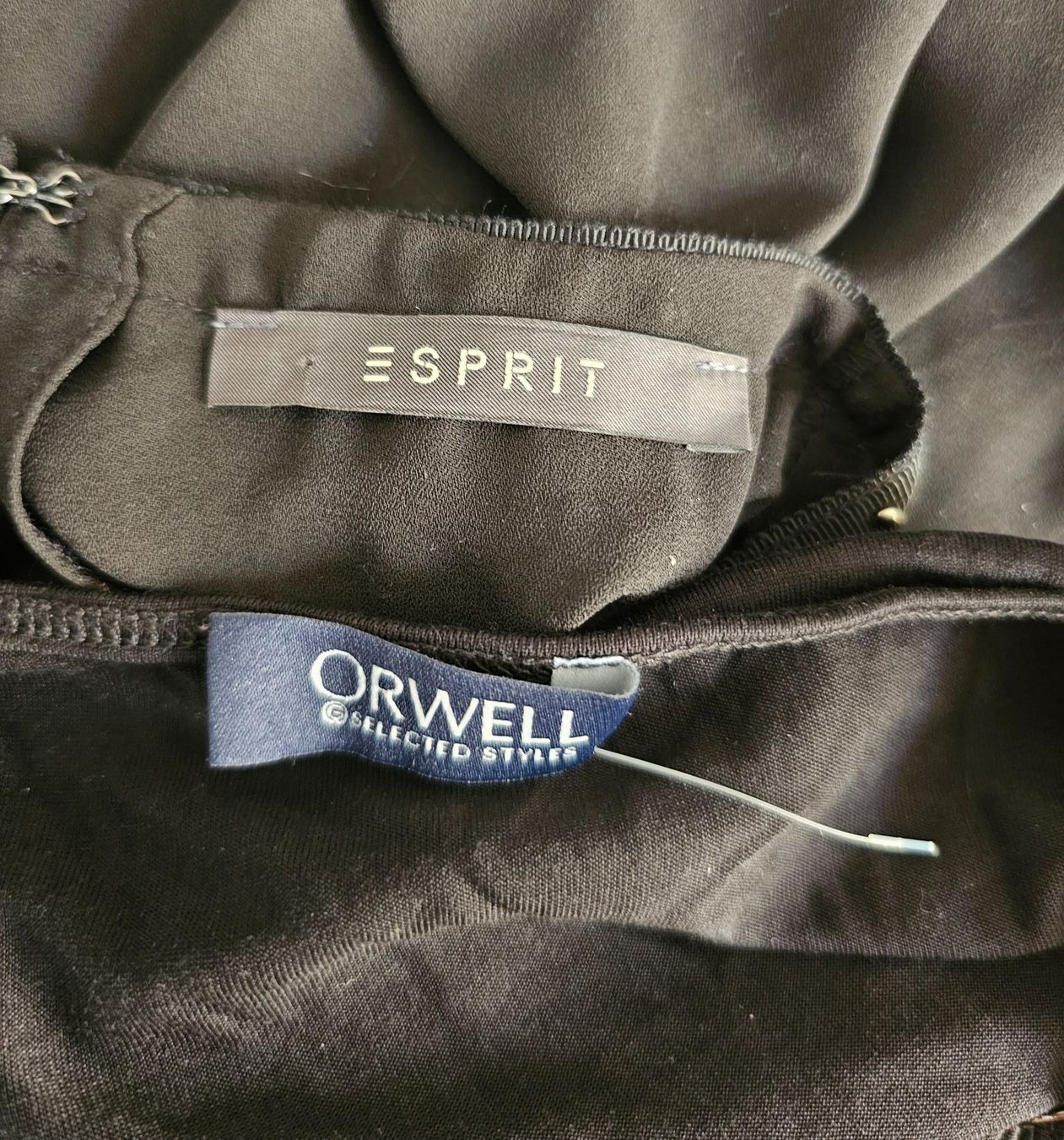 Esprit Lotti di vestiti: Esprit Shirt + Orwell Top Schwarz Gr. S – Usato da Füllinsdorf venduto da Sunnebliemli7 6