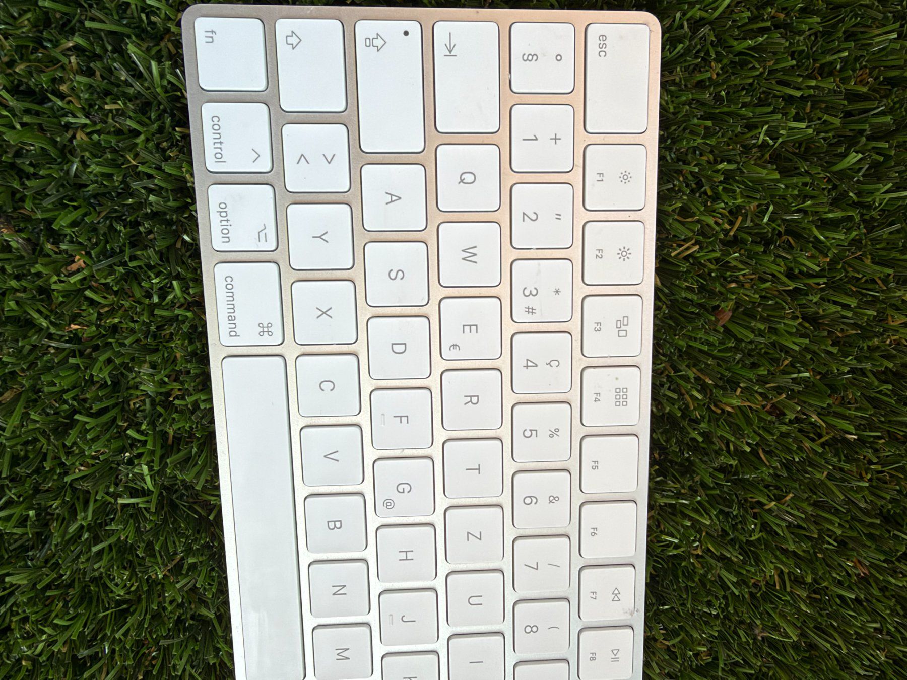 Apple Tastaturen: Apple Magic Keyboard Clavier Suisse 1/2 – Gebraucht aus Bulle von Kapelletti 1