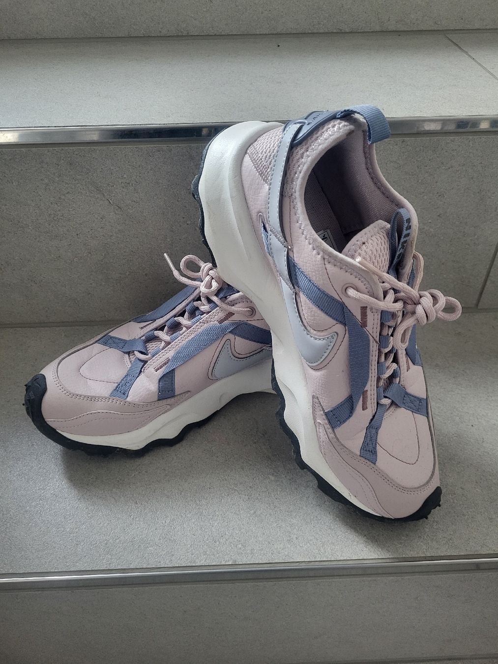 Nike Scarpe da uomo: Nike Sneaker Grösse 40.5 – Nuovo (secondo la descrizione) da Reinach BL venduto da mar_vvw7
