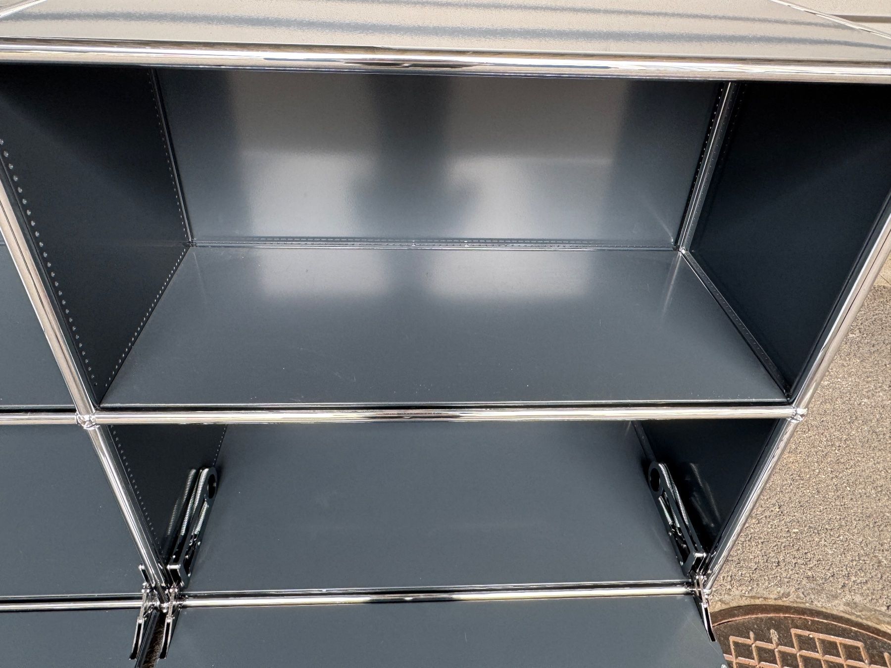 USM Scaffali: USM Haller Sideboard Anthrazit 2 x 4er Elemente – Usato da Diessenhofen venduto da Osio 3