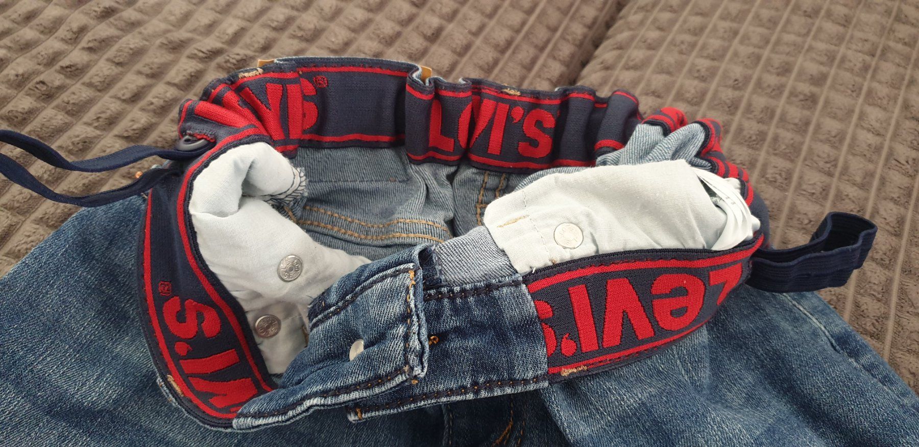 Levi's Pantaloni: Jeans Levi Strauss – Usato da Clarens venduto da fur_bxq2 1