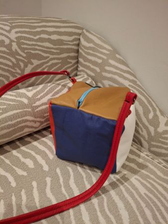 Coole Leder Handtasche, Würfel Design mit Schulterriemen