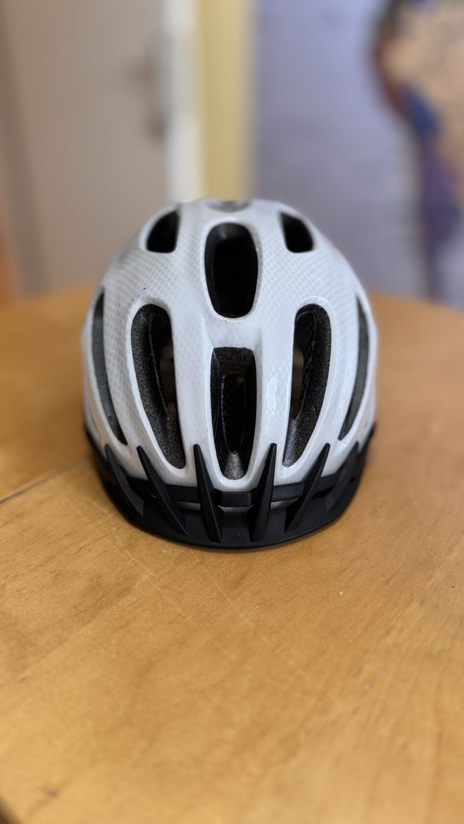 Caschi: Fahrrad Helm – Usato da Cham venduto da anaidaschmid 1