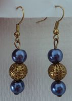 Boucles d'oreilles avec perles dorées et bleues/violets