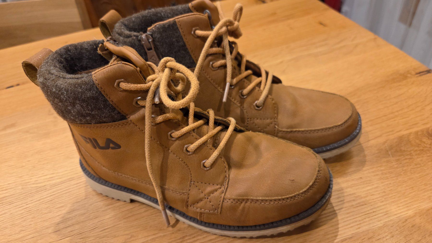 Fila Chaussures garçon: Fila Winterschuhe Gr37 – D'occasion à Roggliswil par Crosser17