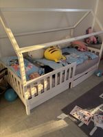 Kinderbett Hausbett mit Auszug gute Zustand 90x200cm