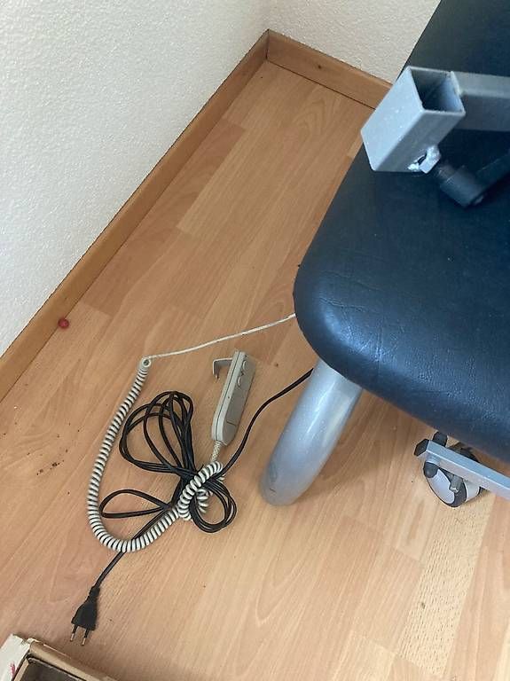 Sedie a sdraio: Elektrische Massageliege – Usato da Lenzburg venduto da Dtigerkralle 4