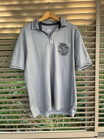 Schulkunstprojekt: Bedrucktes Vintage Männer Polo