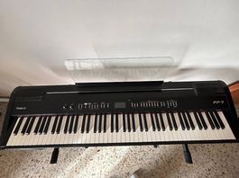 Piano Roland FP-7