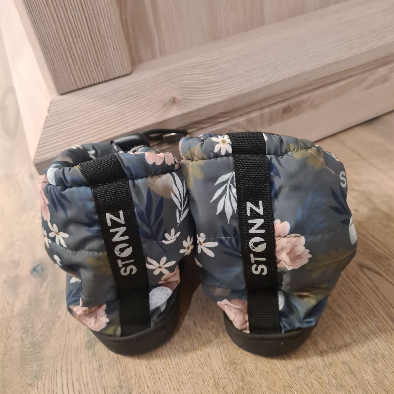 Stonz Chaussures garçon: Stonz – D'occasion à Rapperswil SG par mel_y9xm 1